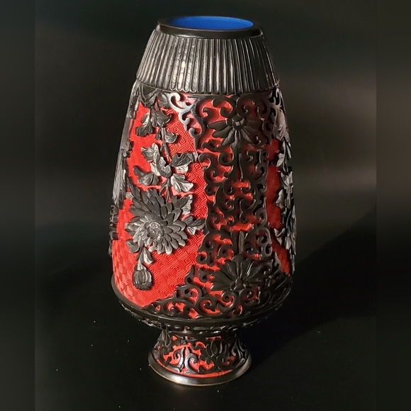 Asian 9" Black & Red Cinnabar Vermillion, Copper Trim & Blue Enamel Vase - Picture 11 of 15